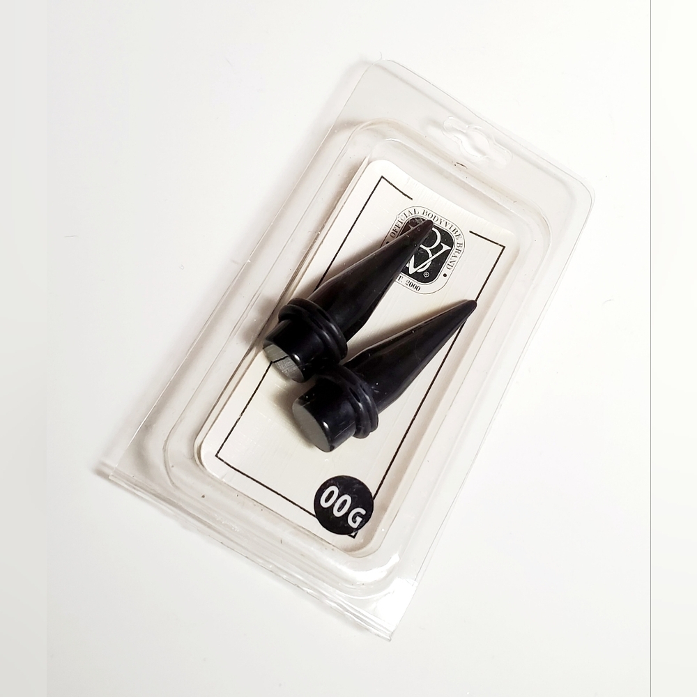 00G Black Acrylic Ear Tapers (2 Pack)